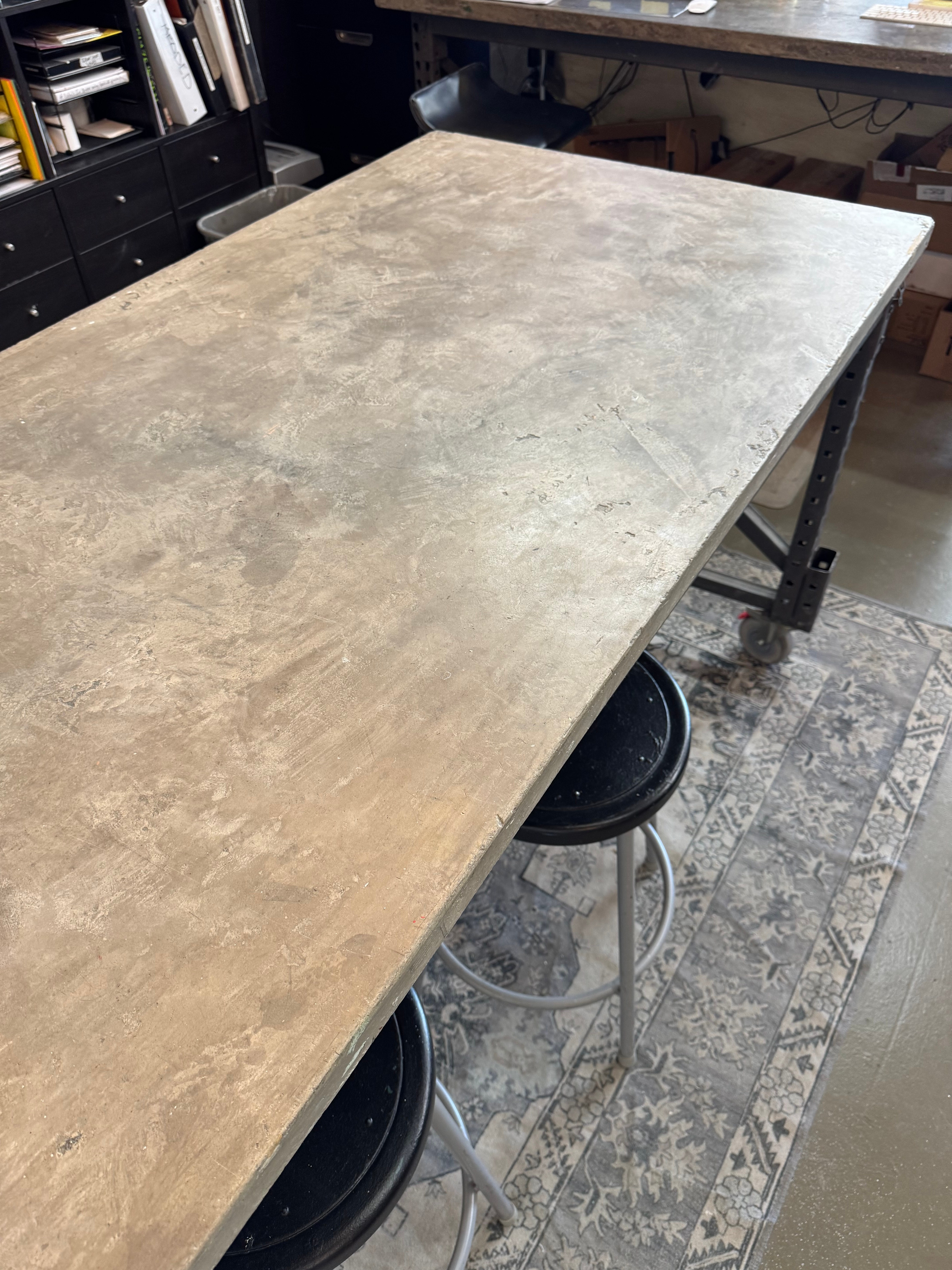 Skimstone decorative concrete countertop